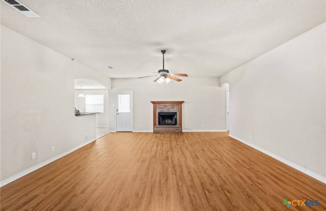 2702 Tarrant County Drive Gallery 2