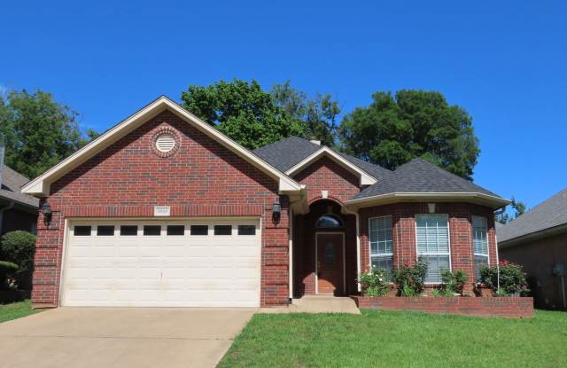 Cozy 3 Bedroom 2 Bathroom In Tyler!! photos photos