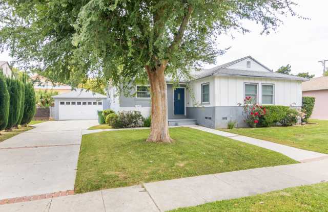 Charming single story home in heart of Reseda Gallery 4
