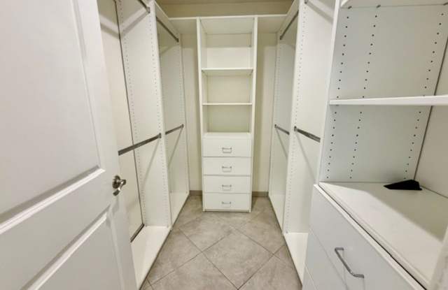 Spacious Studio in Goleta Gallery 3