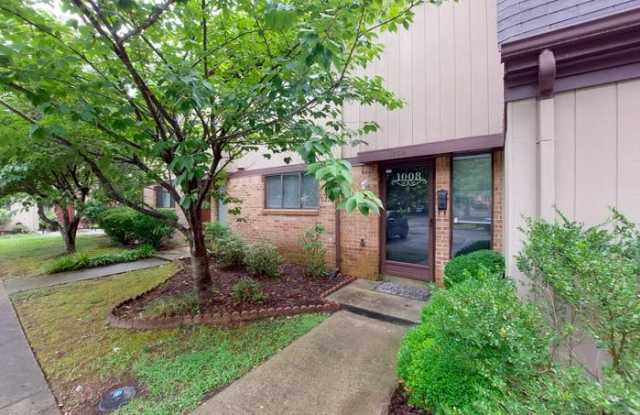 1008 North Green Drive Gallery 2