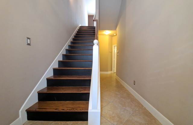 5324 Nett St., #B Gallery 3