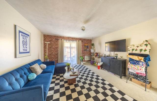 2-bed top floor SEPT pet friendly with 2-Parking photos photos