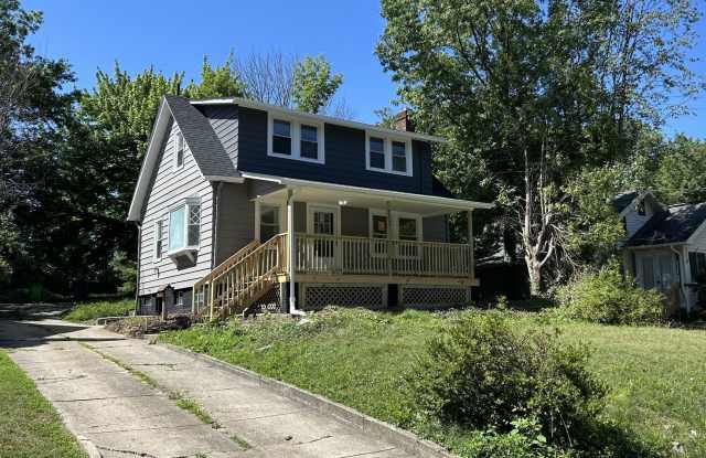 South Euclid Beauty - 3 bedroom Single Family Home Gallery 3