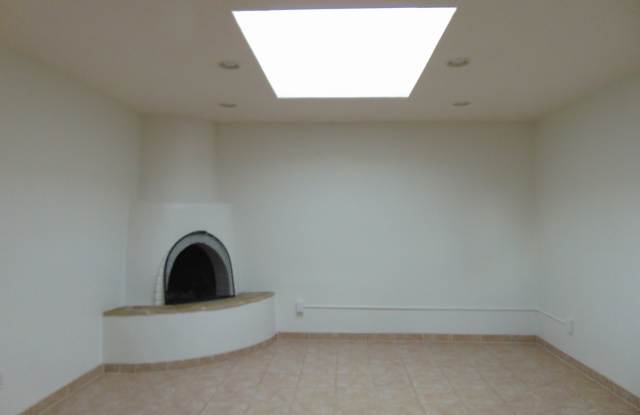3325 Camino Cielo Vista - Guest House - Lease Only - Utilities Included! photos photos