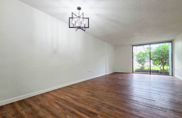 Spacious 3 Bedroom 2.5 Bath in Sparrow Gallery 4