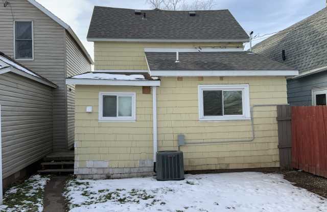 2204 Oakes Ave Gallery 2