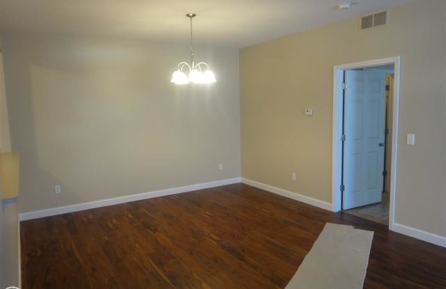 16448 Grandview Drive Gallery 2