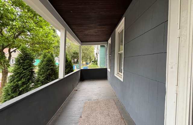 4 Bedroom 2 Bath Single Family Home! Gallery 4