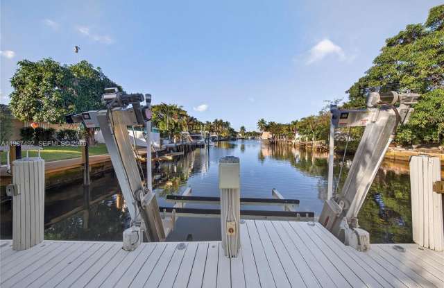 371 SE 3rd St photos photos