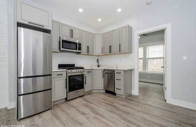 1059 W Glenlake Ave photos photos