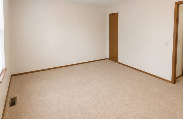 September 1st 2027 move in, newly remodeled townhome Gallery 4