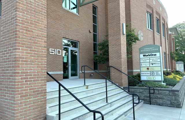 510 W Adams Street Gallery 2