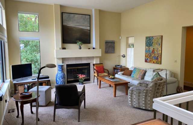 2070 Binns Court Gallery 4