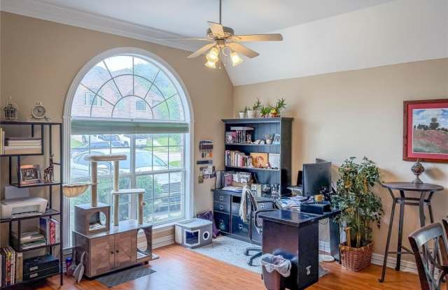 920 Carousel Drive Gallery 3