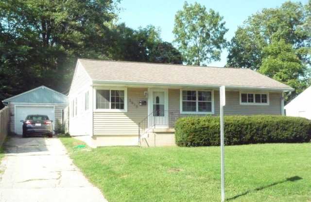 3 bedroom, 1 bath Ranch - Available August 2026 - 2619 East 5th Street, Bloomington, IN 47408
