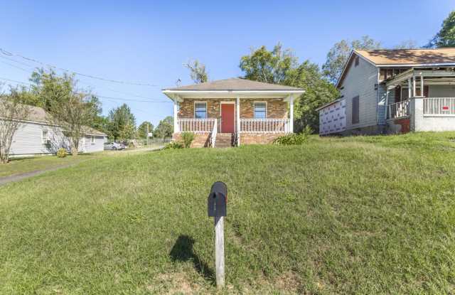 1058 Woolfolk Street Gallery 3