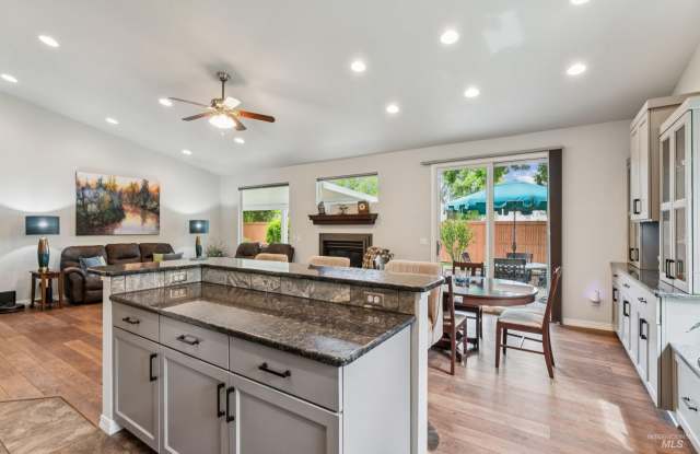 6020 North Cobbler Lane - 1 Gallery 3