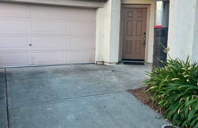 Beautiful 3 bedroom two bath home. Gallery 1