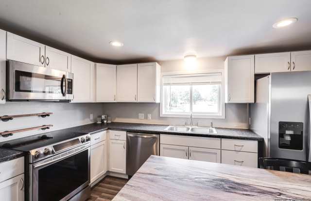 721 Mitchell St. - 721 Mitchell Street, Green Bay, WI 54304