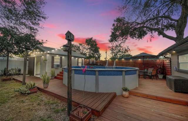 8739 113th Street - 8739 113th Street, Seminole, FL 33772