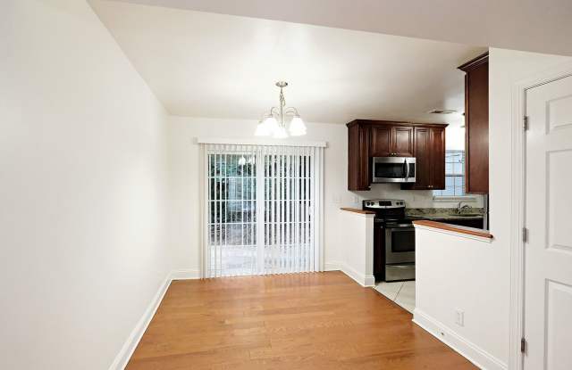 Pet-Friendly 3BR Duplex Near 5th Street Station, Downtown, & UVA Gallery 3