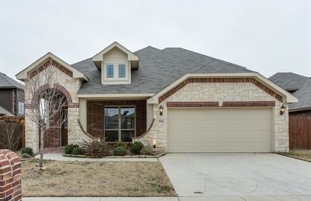 808 Forest Heights Drive - 808 Forest Heights Drive, Fort Worth, TX 76036