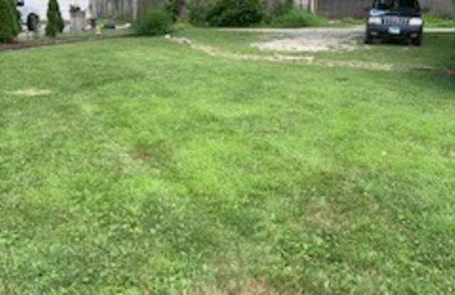 2 bedroom 1 bath updated single family home Gallery 4