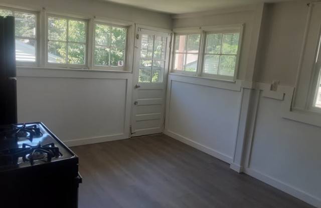 128 South Butler Avenue Gallery 4