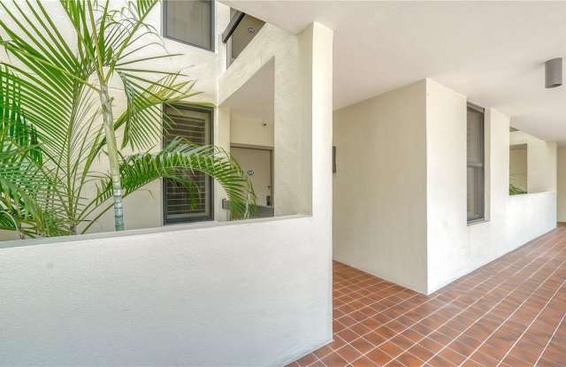 1930 HARBOURSIDE DRIVE Gallery 3