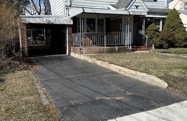 15-26 Elmary Place - 15-26 Elmary Place, Fair Lawn, NJ 07410