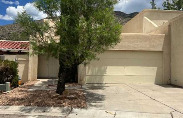 Beautiful 2 Bedroom 2 Bath 2 Car Garage Town House in the foot hills COMING SOON! Available 12/22/2025 - 13245 Executive Ridge Drive Northeast, Albuquerque, NM 87112