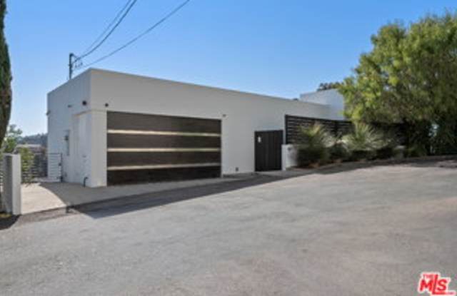 8760 Hollywood Boulevard Gallery 1