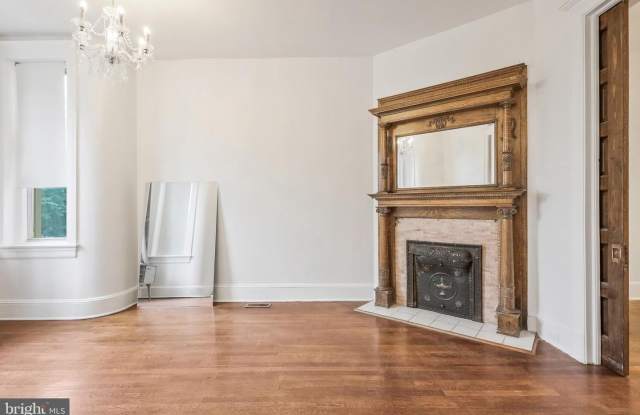 30 R ST NE Gallery 3