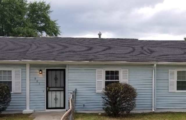 901 N Gillfield Dr - 901 North Gillfield Drive, Petersburg, VA 23803