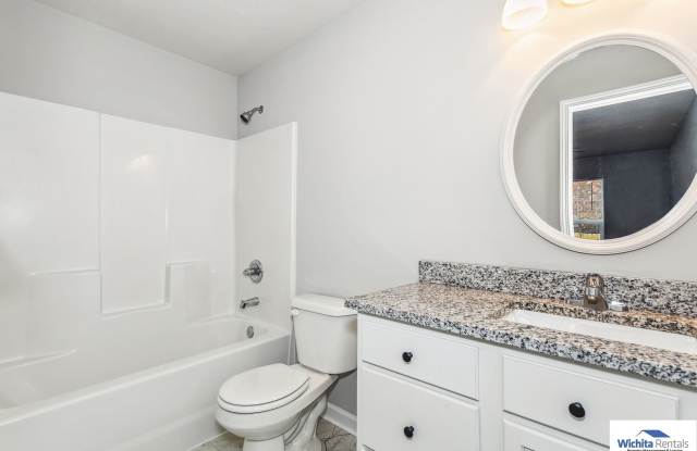 Newer construction 3 bedroom 2 bath **Move in Special - 1/2 off first months rent** photos photos