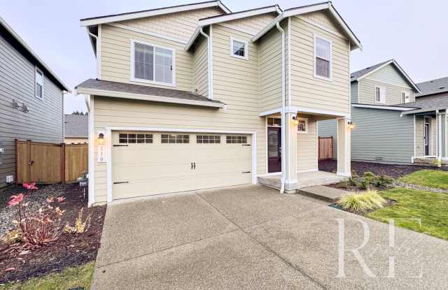 Bright Bremerton Home with Open Layout, A/C, and Fully Fenced Yard - 110 McNeal Avenue, Bremerton, WA 98312
