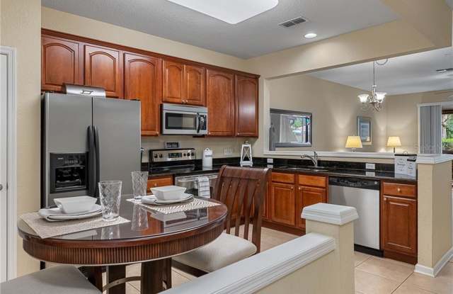 7138 SHOWCASE LN Gallery 4