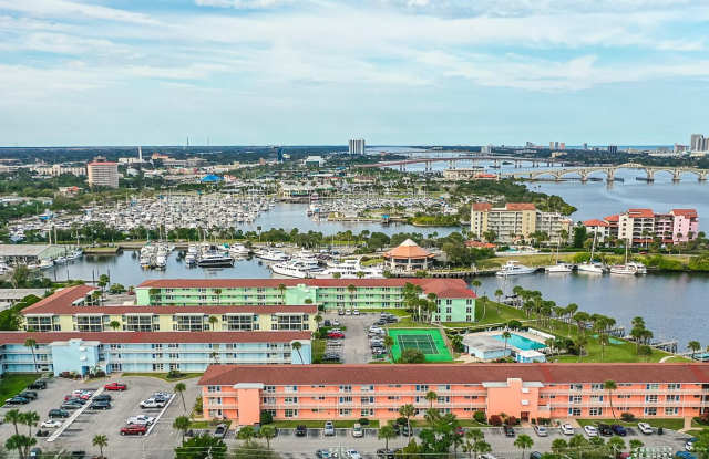 Spacious Riverview 1B/1B Condo photos photos