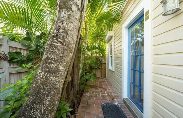 1212 Varela Street Gallery 3