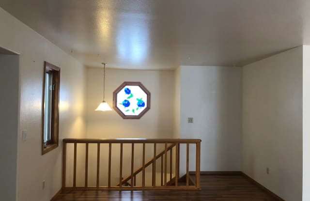 3BR, 2BA 2 story home w/finished daylight basement photos photos 3BR, 2BA 2 story home w/finished daylight basement photos photos