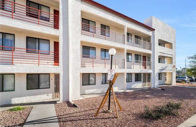 1381 E UNIVERSITY Avenue photos photos