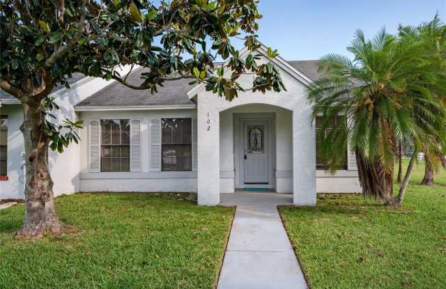 102 CANDLEWICK Court Gallery 1
