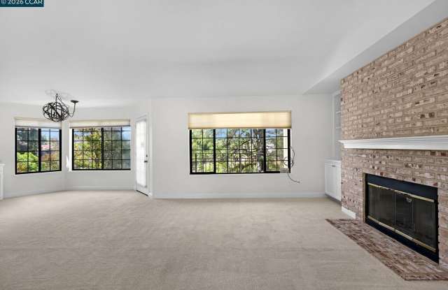 5012 Lakeview Dr. #201 Gallery 2