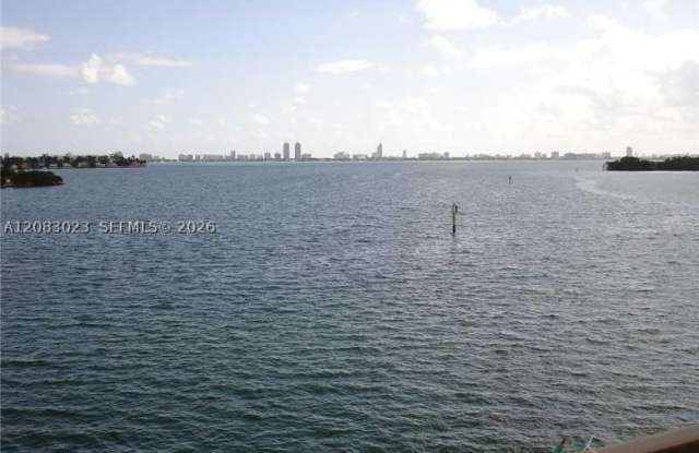 7899 NE Bayshore Ct Gallery 4