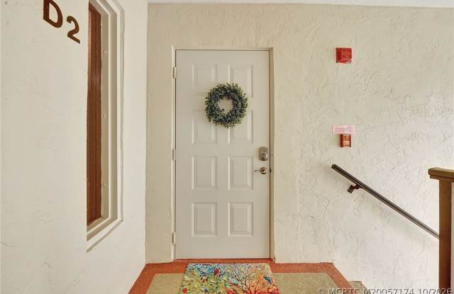 1965 SW Silver Pine Way Gallery 2