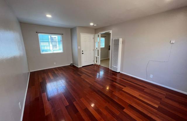 Single level condo photos photos