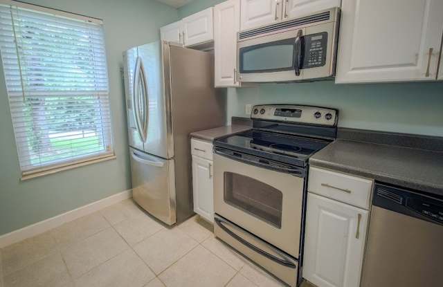 Knoxville 37923 - 2 bedroom 1.5 bath condo - call Ryan Fogarty 865-590-9250 Gallery 4