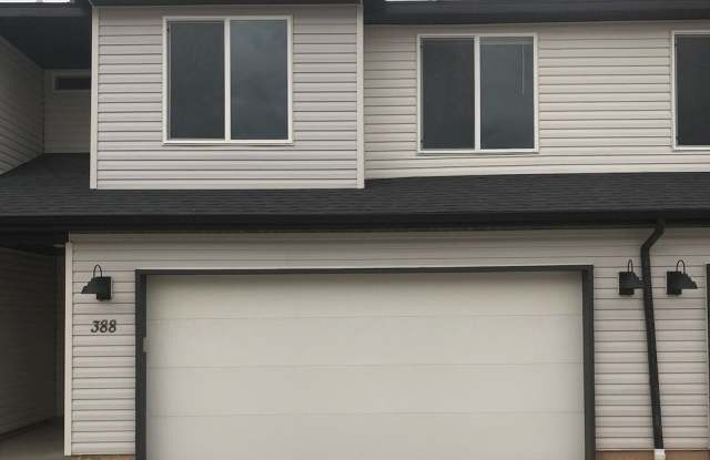 Comfortable and Spacious 4-Bedroom Townhome in Cedar City! photos photos