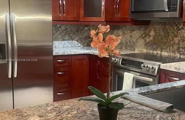 4640 NW 102nd Ave photos photos